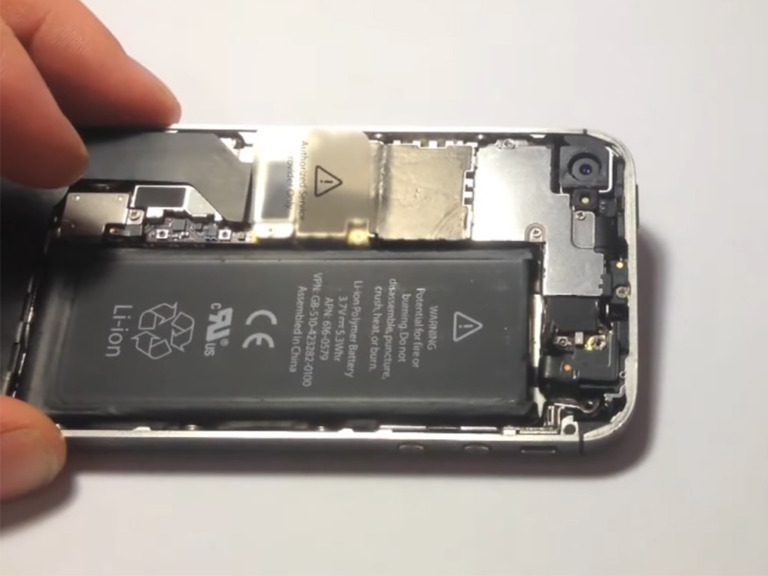 iPhone 4s bovenste wifi antenne vervangen