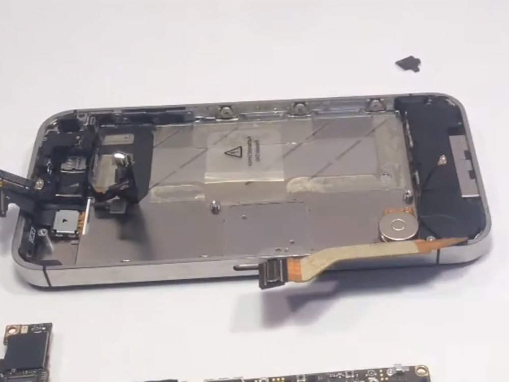 iPhone 4s trilmotor vervangen