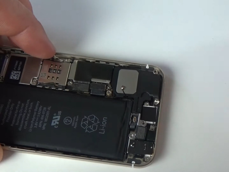 iPhone 5s geluidsbox vervangen
