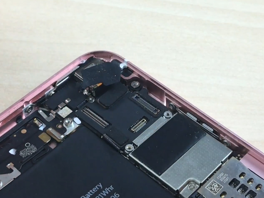 iPhone SE achter camera vervangen
