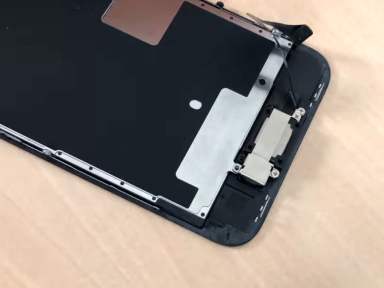 iPhone 8 / SE 2 (2020) / SE 3 (2022) voorcamera kabel vervangen