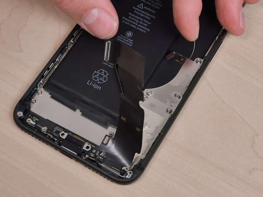 iPhone 8 Plus dock connector vervangen