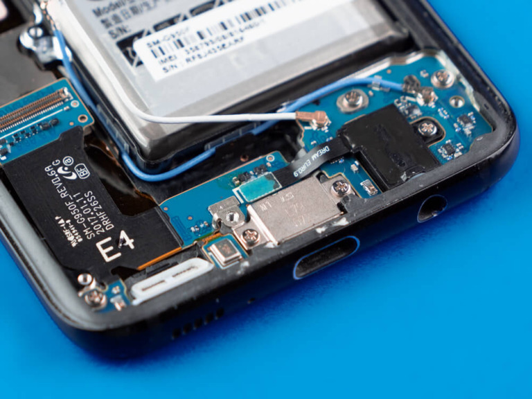 Samsung Galaxy S8 dock connector vervangen